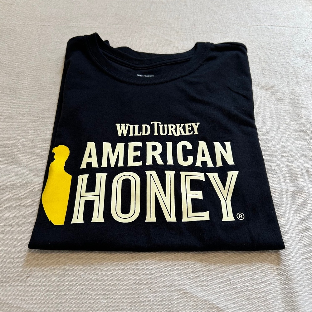 NWOT Wild Turkey American Honey SOFT tshirt Medium